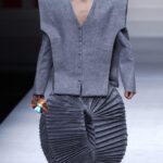 Extravagant Men’s Suits Steal the Show at Fashion Runways