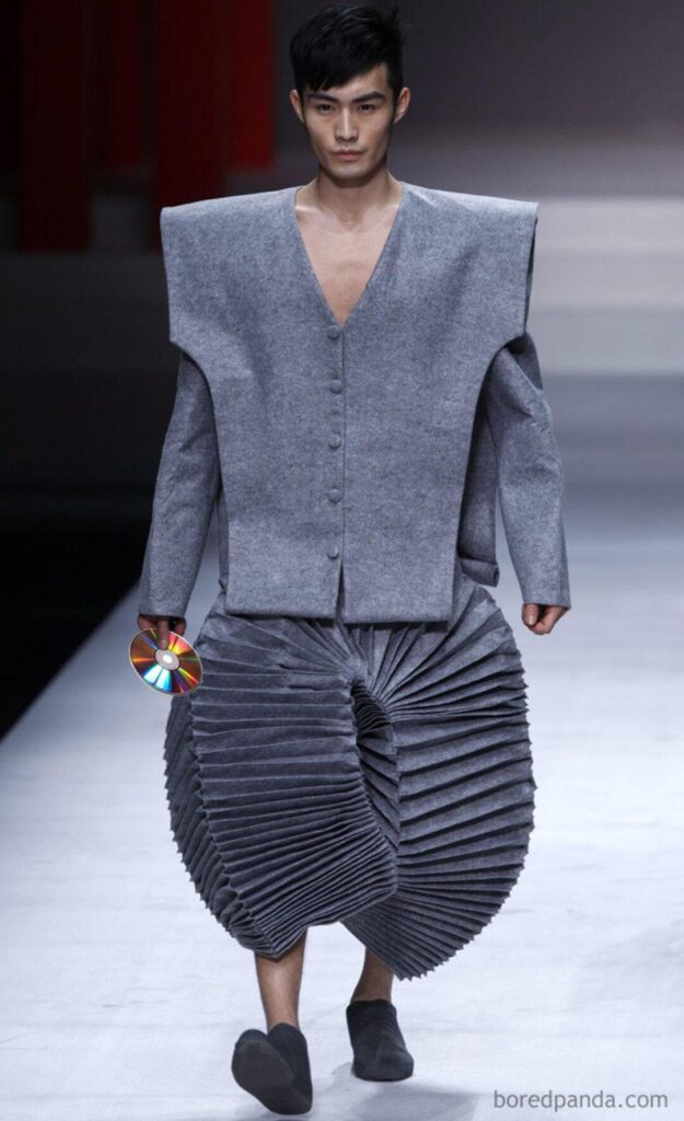 Extravagant Men’s Suits Steal the Show at Fashion Runways