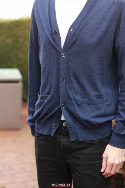 How To Button A Cardigan – The Style Rules For Looking Good In A Cardigan