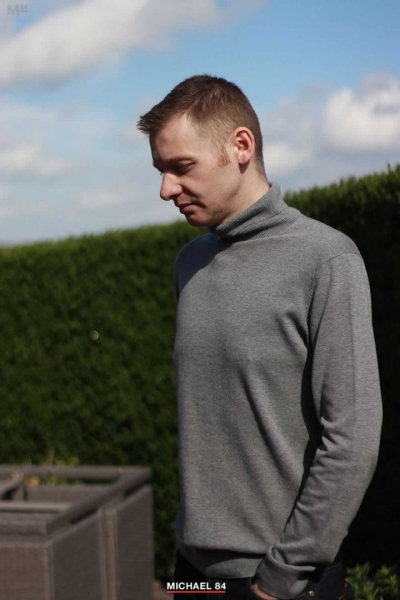 How To Wear A Roll Neck Jumper With Style – Men’s Fashion Tips