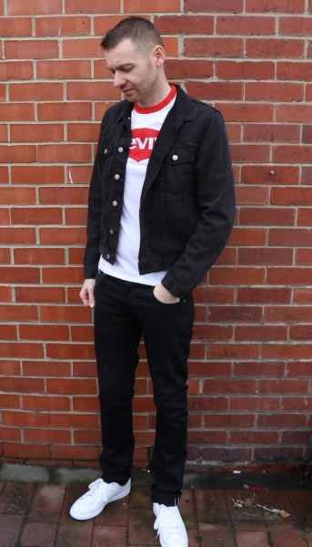 Style Edit: Classic Levi’s Ringer Tee & Black Denim Jacket Outfit