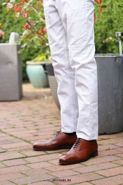 What Shoes To Wear With White Jeans – The Best Colour Shoes That Go With White Jeans