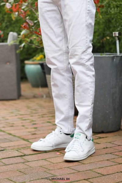 What Shoes To Wear With White Jeans – The Best Colour Shoes That Go With White Jeans